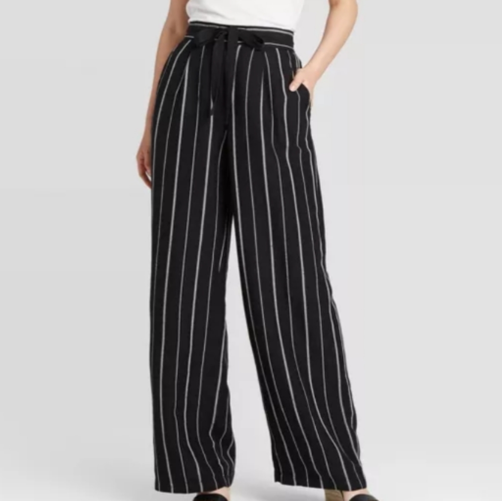SOLD Mid-Rise Wide Leg Linen Pants - Picture 1 of 4